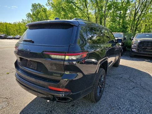 Used 2024 Jeep Grand Cherokee L Summit AWD/4WD image 7