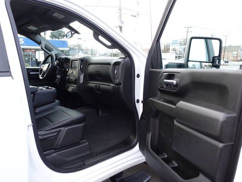 Used 2022 Chevrolet Silverado 2500 Custom w/ Custom Value Package image 23