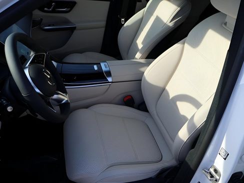 Certified 2026 Mercedes-Benz GLC 300 4MATIC image 31