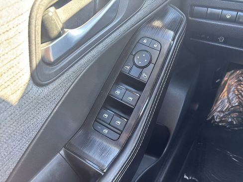 Used 2023 Nissan Rogue SV image 23