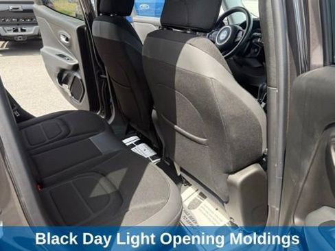 Used 2016 Jeep Renegade Latitude AWD/4WD image 33
