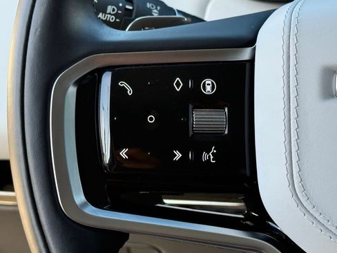 Used 2024 Land Rover Range Rover Sport SE image 26