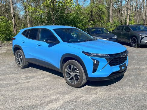 Used 2024 Chevrolet Trax RS w/ Driver Confidence Package FWD image 10