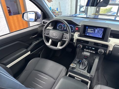 Certified 2024 Toyota Tacoma TRD Off-Road image 41