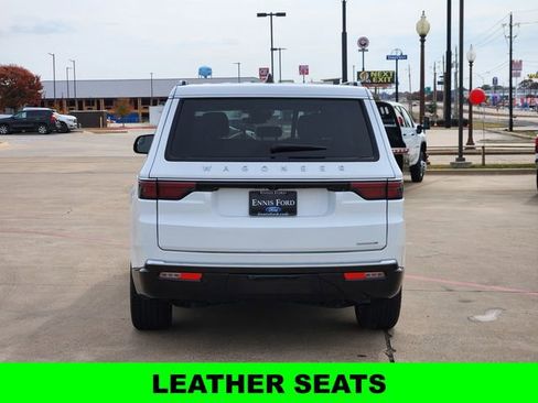 Used 2024 Jeep Wagoneer Series III image 5