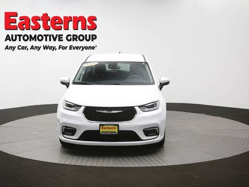 Used 2023 Chrysler Pacifica Touring-L FWD image 54