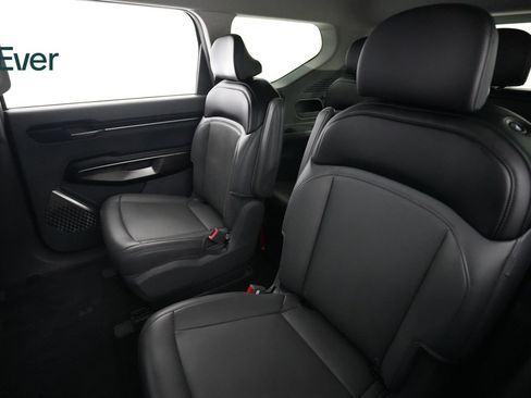 Used 2024 Kia EV9 Light Long Range RWD image 24