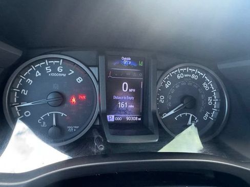 Used 2019 Toyota Tacoma TRD Sport AWD/4WD image 21