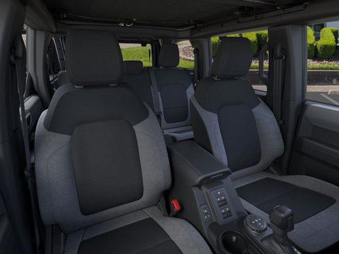 Used 2025 Ford Bronco Big Bend image 10