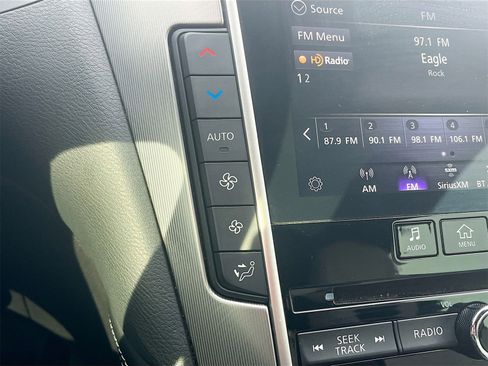 Used 2022 INFINITI Q60 3.0t Luxe w/ Essential Package image 16