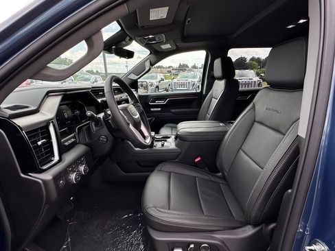 New 2026 GMC Sierra 1500 Denali w/ Denali Reserve Package AWD/4WD image 16