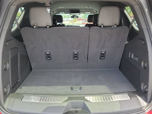 Certified 2025 Chevrolet Tahoe Premier AWD/4WD image 12