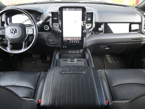 Used 2025 RAM 3500 Limited AWD/4WD image 33