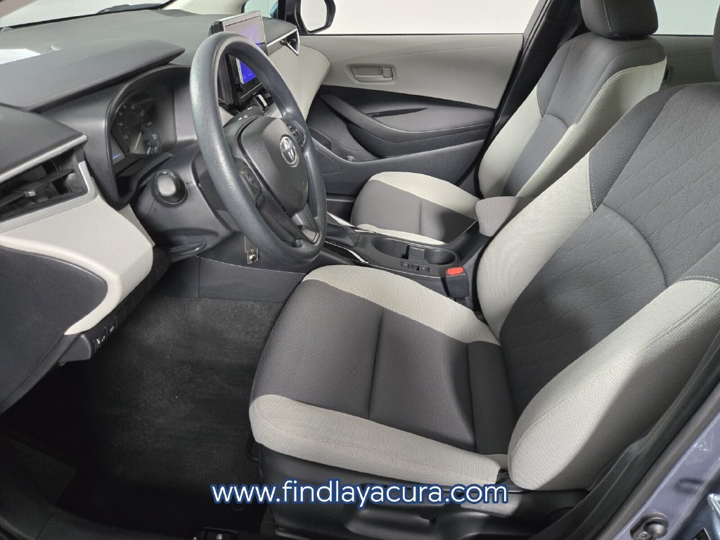Used 2025 Toyota Corolla LE FWD image 13