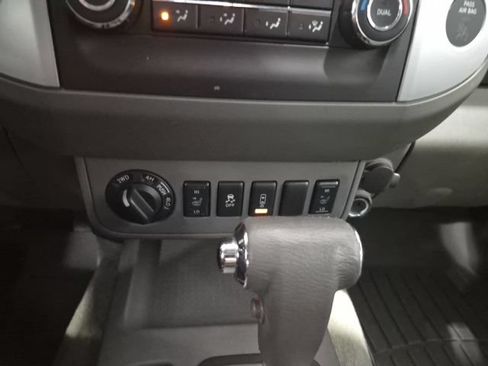 Used 2016 Nissan Frontier SV w/ SV Value Truck Package AWD/4WD image 16