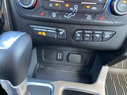 Used 2017 Ford Escape Titanium w/ Equipment Group 301A AWD/4WD image 15