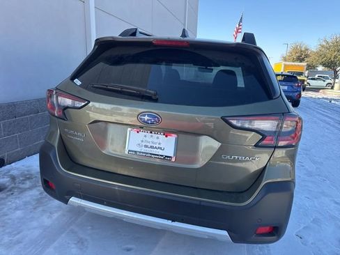 Used 2025 Subaru Outback Limited image 32
