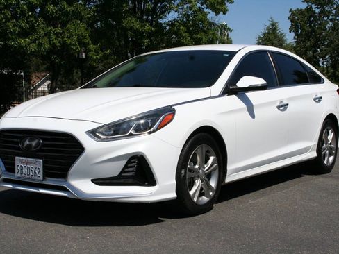 Used 2018 Hyundai Sonata SEL w/ Tech Package 02 FWD image 9