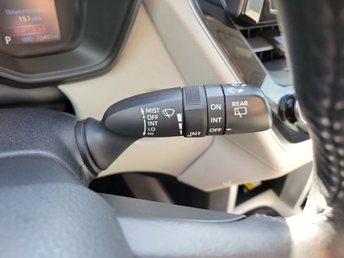 Used 2022 Toyota Corolla Cross LE FWD image 29