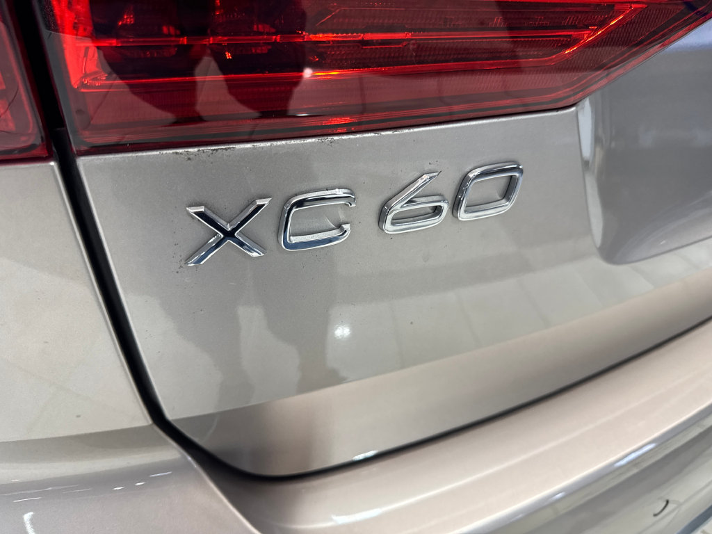 Used 2023 Volvo XC60 B5 Plus FWD image 25
