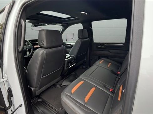 Used 2024 GMC Sierra 2500 AT4 w/ AT4 Preferred Package image 32