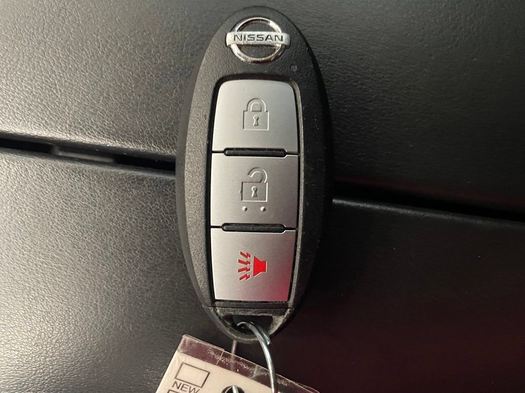 Used 2021 Nissan Rogue S FWD image 18