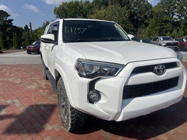 Used 2018 Toyota 4Runner SR5 Premium AWD/4WD image 17