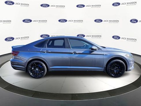 Used 2019 Volkswagen Jetta SEL image 6