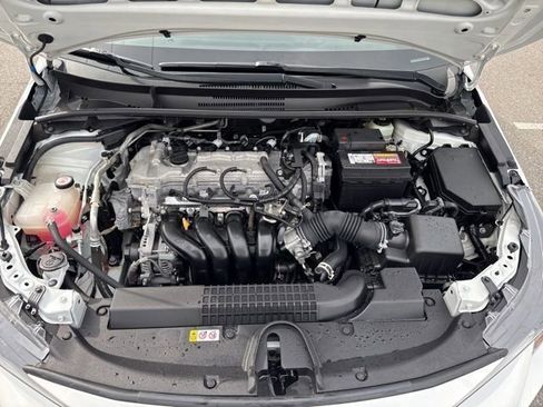 Used 2022 Toyota Corolla LE image 9