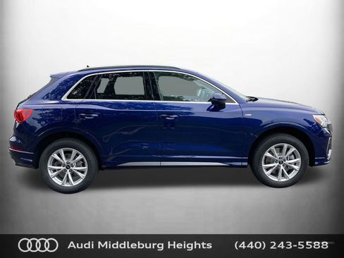 Used 2025 Audi Q3 2.0T Premium w/ Convenience Package image 4