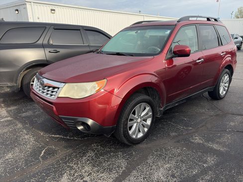 Used 2011 Subaru Forester 2.5X Premium w/ All-Weather Pkg AWD/4WD image 4