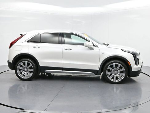 Used 2021 Cadillac XT4 Premium Luxury w/ Technology Package AWD/4WD image 8