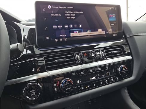 New 2026 Nissan Pathfinder Platinum image 17