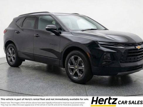 Used 2025 Chevrolet Blazer LT FWD image 1