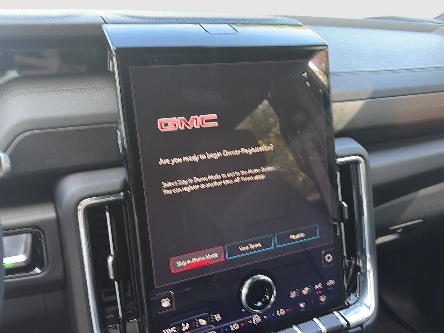 New 2026 GMC Yukon Denali w/ Denali Reserve Package AWD/4WD image 21