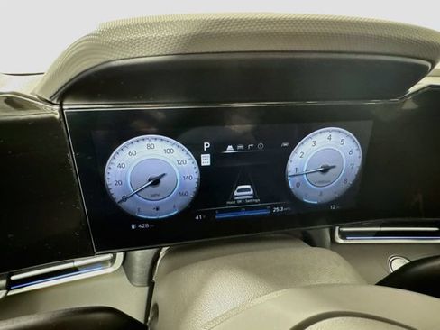 Certified 2025 Hyundai Elantra SEL FWD image 20