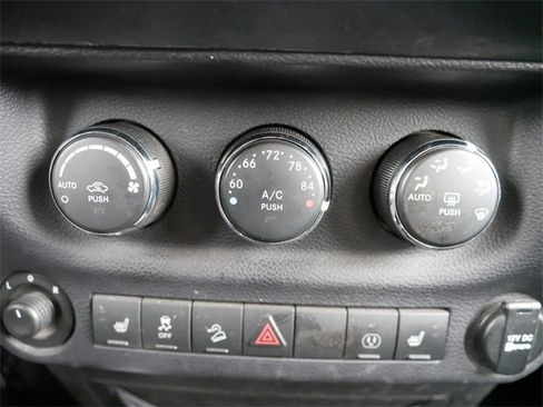 Used 2014 Jeep Wrangler Unlimited Rubicon w/ Dual Top Group image 29