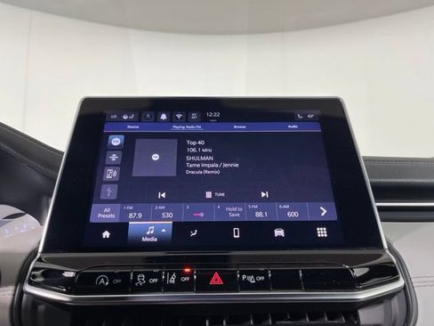 Used 2025 Jeep Compass Limited w/ Sun & Sound Group AWD/4WD image 29