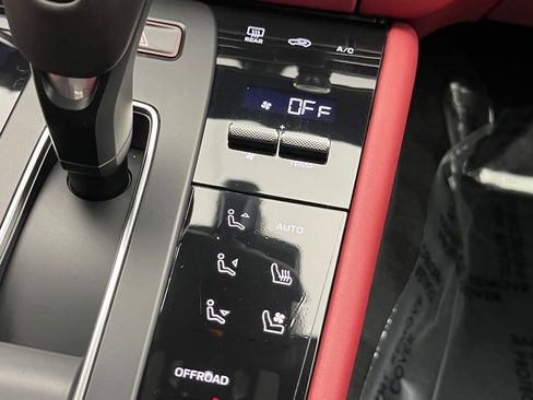 Used 2024 Porsche Macan S image 19