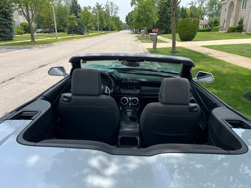 Used 2019 Chevrolet Camaro LT image 9