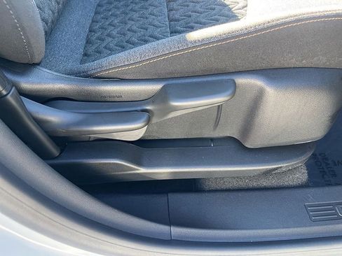 Used 2023 Chevrolet Equinox LT image 58