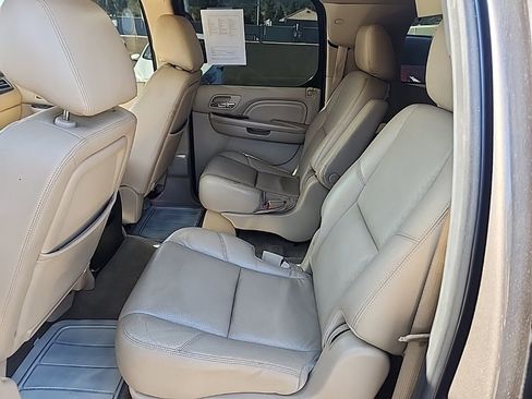 Used 2013 Cadillac Escalade ESV Luxury AWD/4WD image 11