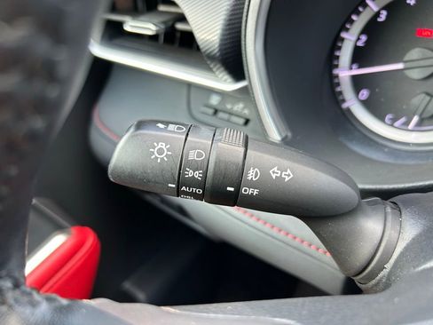 Used 2023 Toyota Highlander XSE FWD image 23