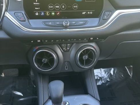 Used 2025 Chevrolet Blazer LT AWD/4WD image 22