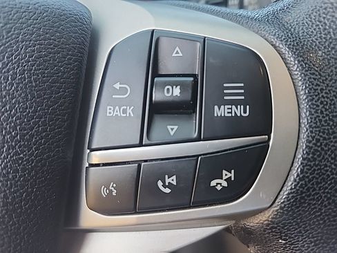 Used 2021 Ford Explorer XLT w/ Equipment Group 202A RWD image 12