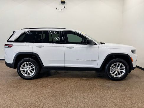 Used 2025 Jeep Grand Cherokee Laredo X AWD/4WD image 8
