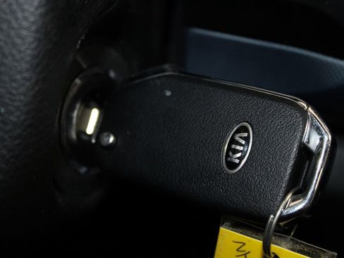 Used 2021 Kia Seltos S FWD image 34
