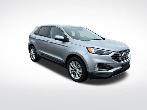Used 2024 Ford Edge Titanium image 2