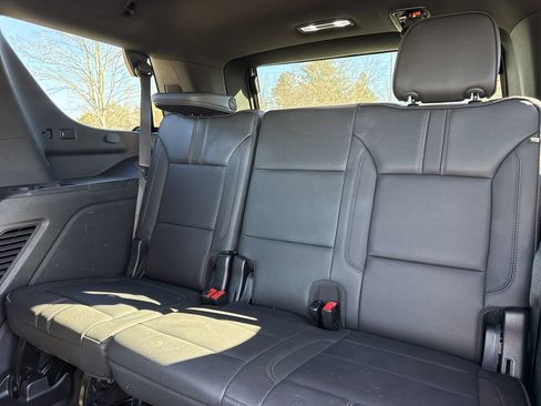 Used 2022 Chevrolet Tahoe RST w/ Luxury Package image 12