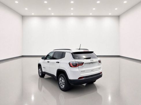 Used 2020 Jeep Compass Sport AWD/4WD image 3